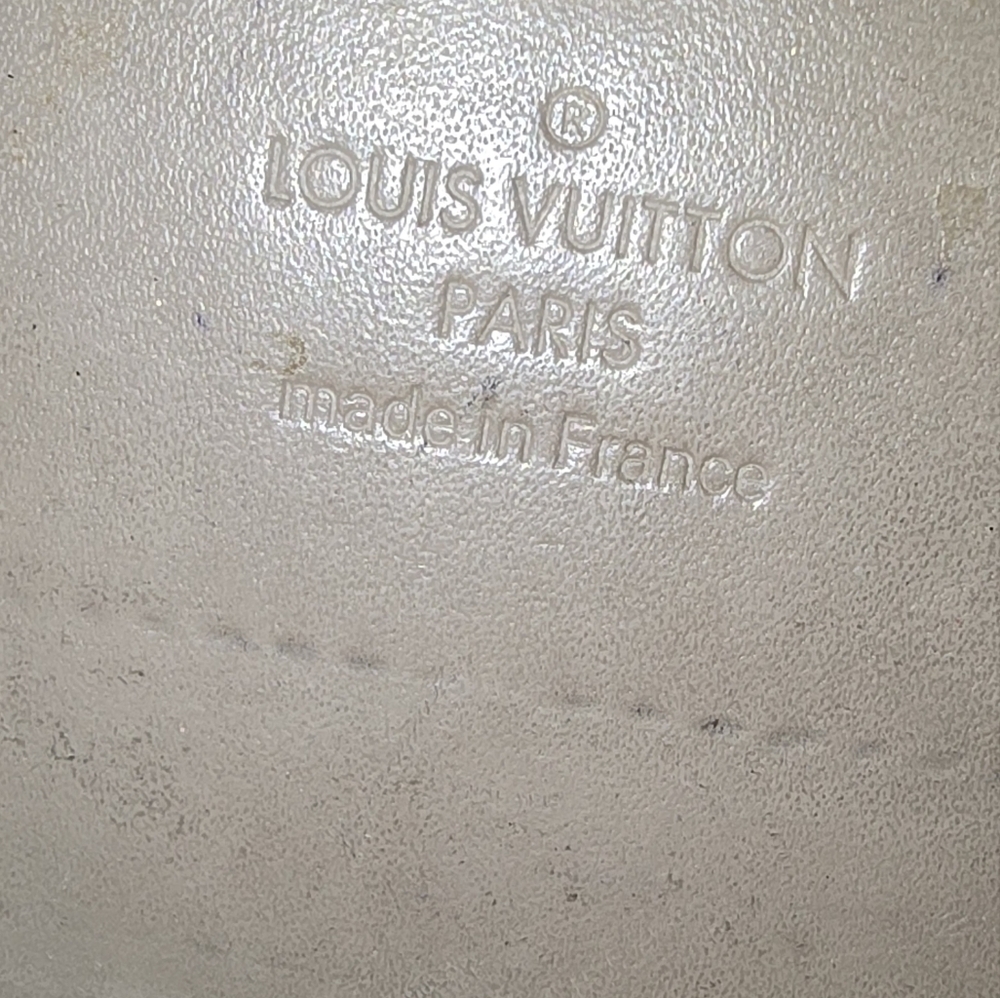 Authentic Louis Vuitton Light Yellow Vernis Monogram Long Snap Sarah Wallet - Picture 6 of 10